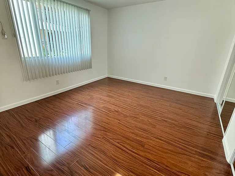 1138 Hacienda Place — Photo 5