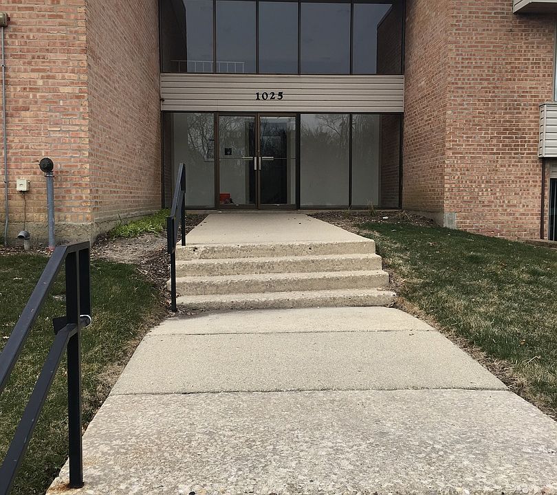 1st image of 1025 N Sterling Ave APT 217