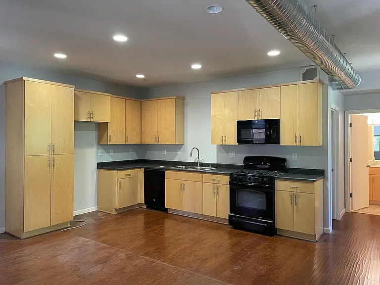 785 Carbon Ct — Photo 3