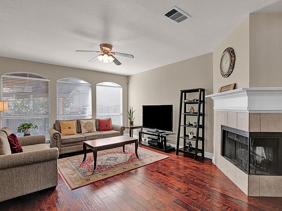 5th image of 5701 Jewel Dr