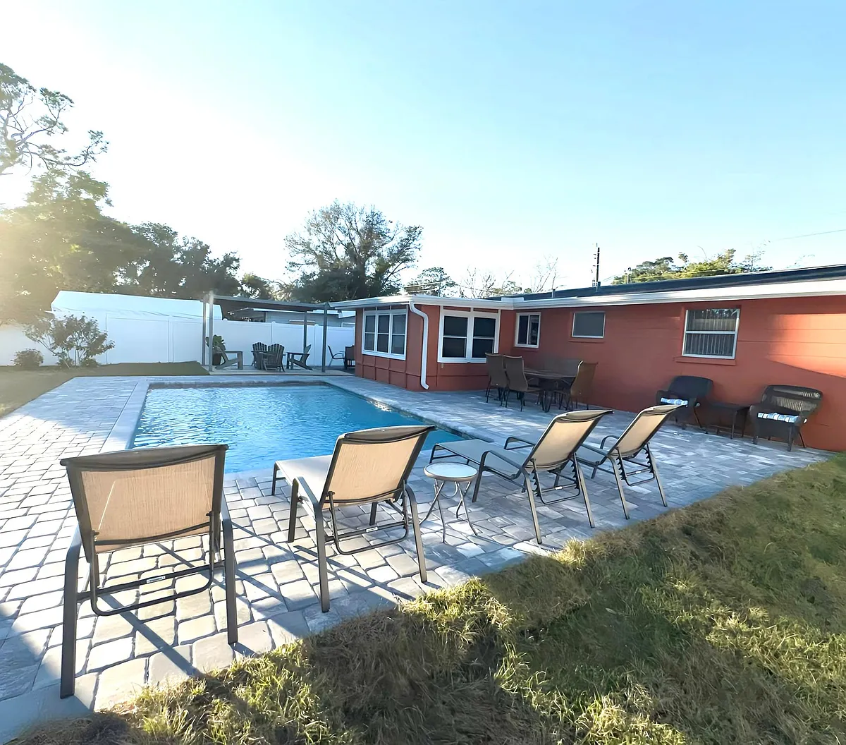 Plenty of outdoor space for relaxing and entertaining. - 45 W Wentworth St