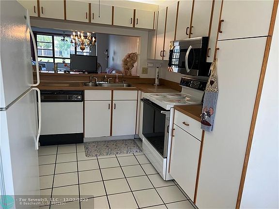 2nd image of 10610 W Clairmont Cir #108