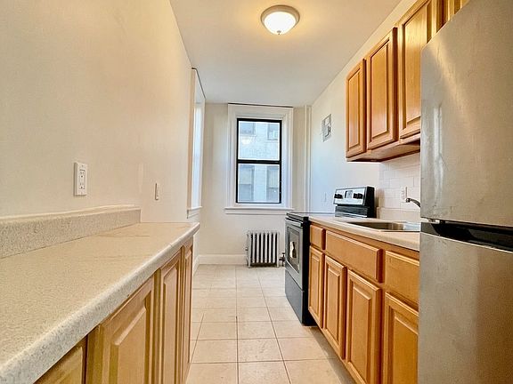 3rd image of 969 64th St APT A2