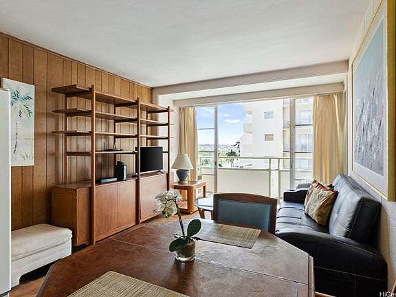 3rd image of 445 Kaiolu St APT 712