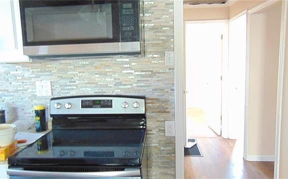 3rd image of 9503 Lydell Dr