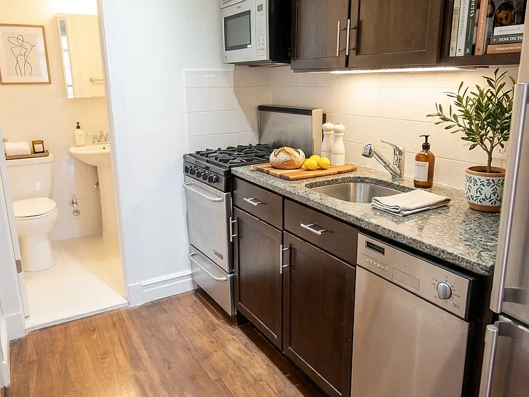 409 E 81st St #4C — Photo 2