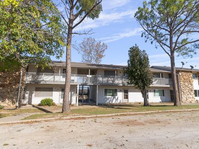 102 Harbor Dr Unit 204, Runaway Bay, TX, 76426