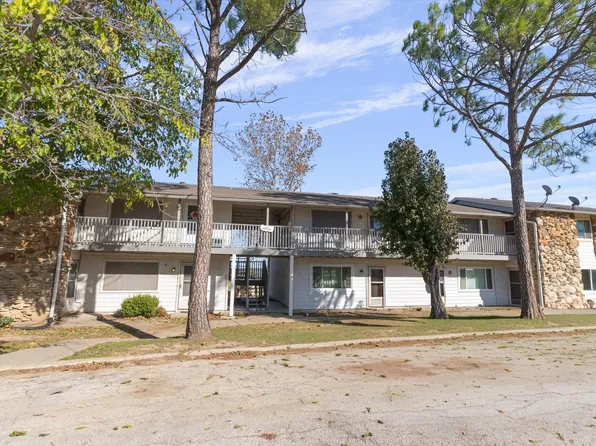 102 Harbor Dr Unit 204, Runaway Bay, TX 76426