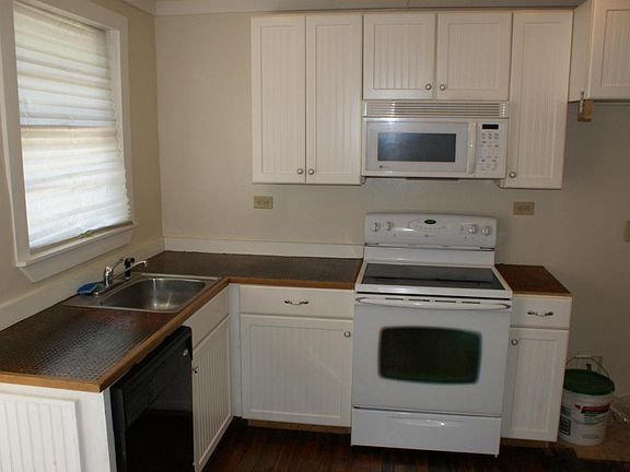 5th image of 8010 Oakwood St