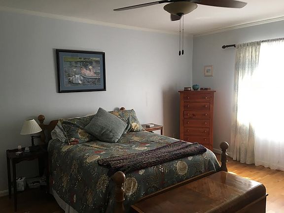 king size master bedroom