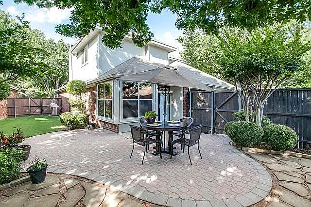 543 Village Green Dr — Photo 10
