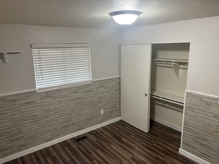 4498 S 2675 W — Photo 9