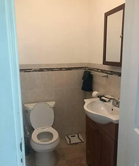 3 Lawndale Ter #2 — Photo 9