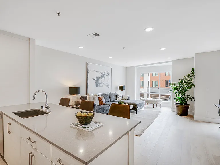 1117 Ocean Ave #309 — Photo 4