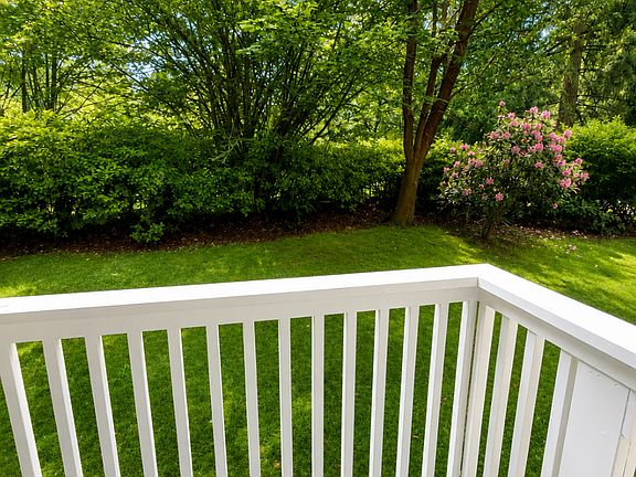 3rd image of 14547 NE 40th St #101