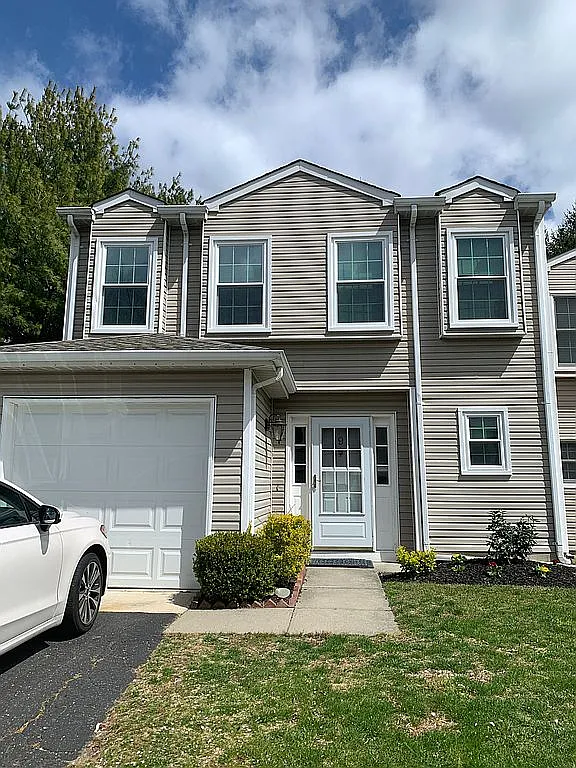9 S Pointe Cir photo 1