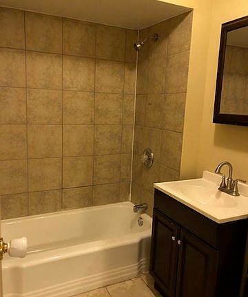 5th image of 609 Oakton St APT 1B