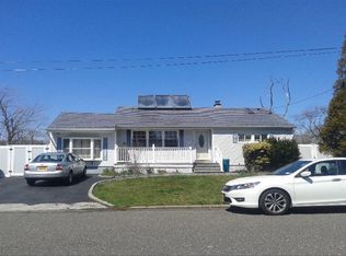 1 Franklin St, Brentwood, NY 11717