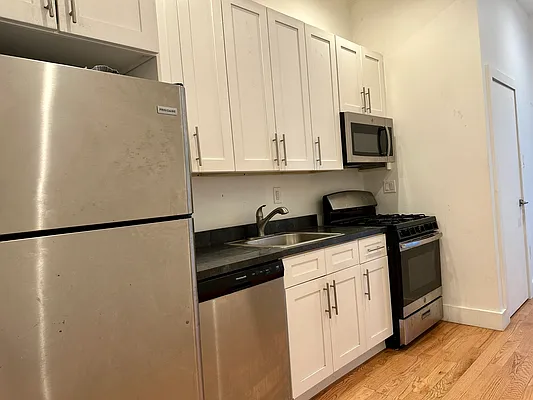 Rented by MySpaceNYC | media 14