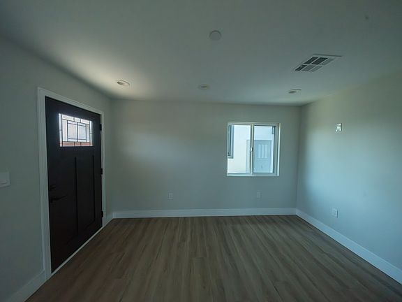 4th image of 4960 Downing Ave #B