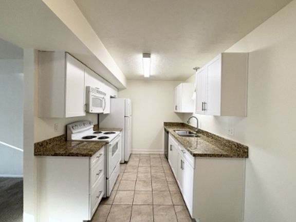 5th image of 4770 S Bonair St #14