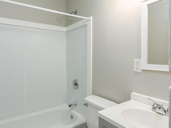 5th image of 2234 Cambridge Ave