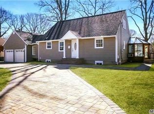 1932 Gormley Ave, Merrick, NY 11566