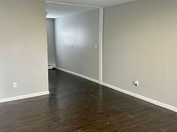 2nd image of 1908 Crums Ln #4