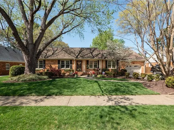 316 Woodbridge Dr, Chesapeake, VA 23322
