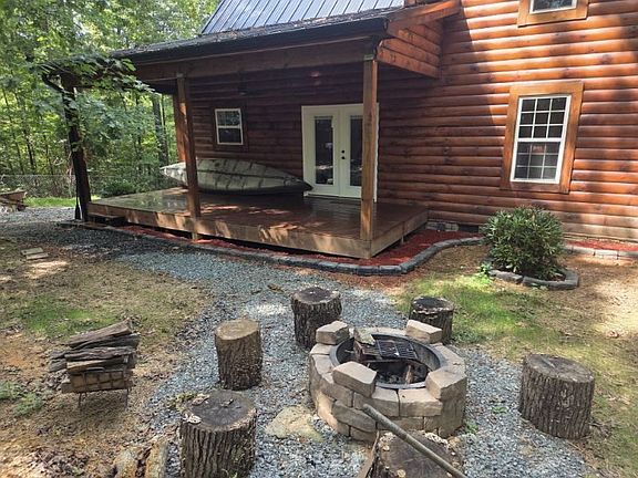 2nd image of 111 Little John Ln