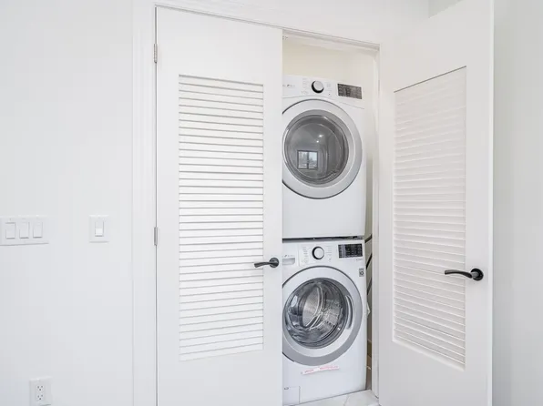 211 Baldwin Avenue image 10 of 35