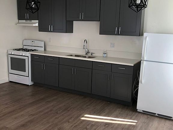 3rd image of 1732 W 20th St #11514729