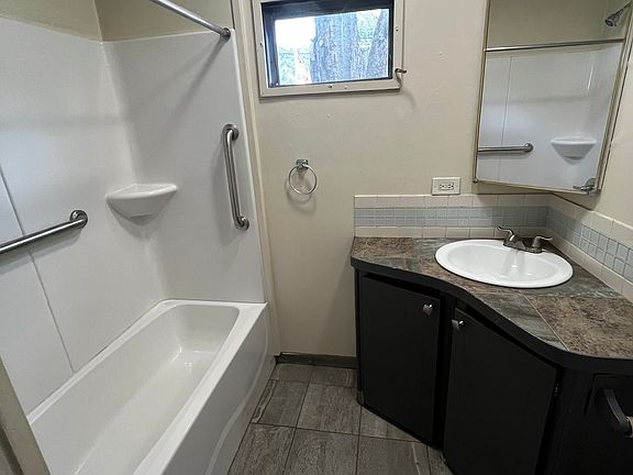 5th image of 146 6th St