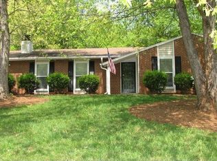 2100 Tarrywood Dr, Greensboro, NC 27455