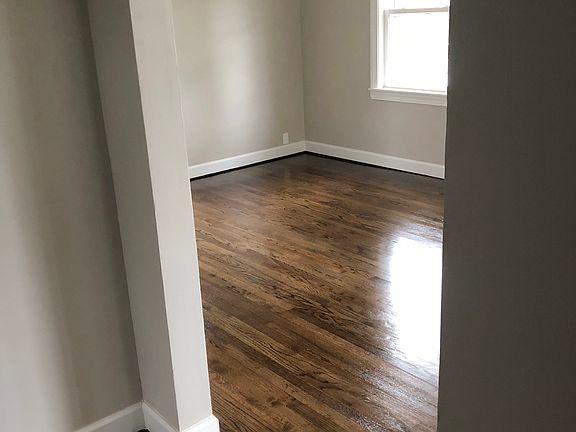 4th image of 415 Frederick Ave