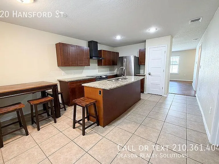 220 Hansford St — Photo 28