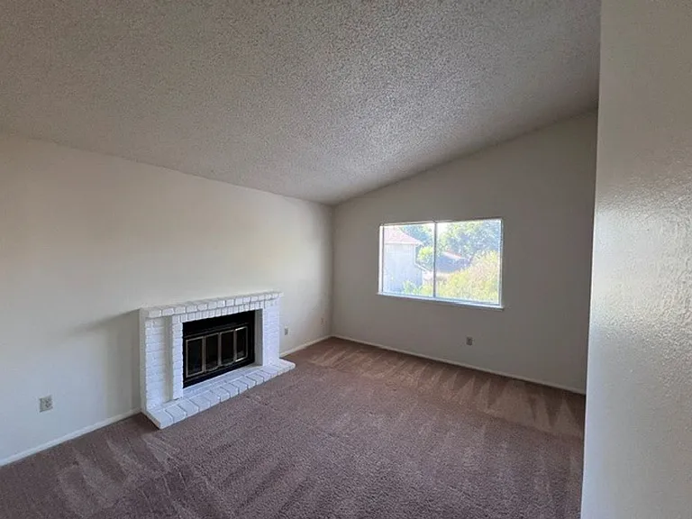 7531 Deltawind Dr — Photo 10