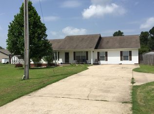 3010 Mockingbird Ln, Paragould, AR 72450