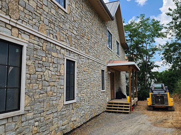 4th image of 799 Penelope Ln Lot 14