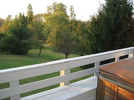 2-level deck with hot tub