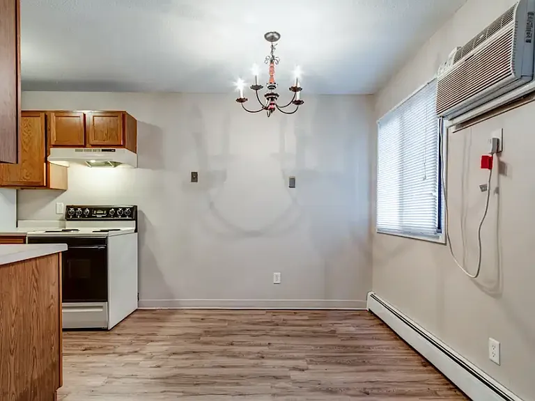 Scandia Woods Apartments — Photo 15