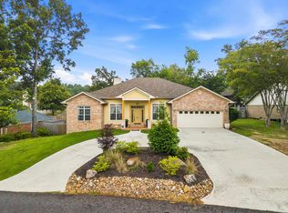 404 Peninsula Dr, Hot Springs, AR 71901
