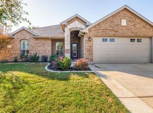 216 Ghost Rider Rd, Waxahachie, TX 75165