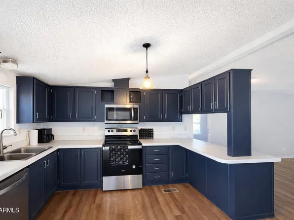 2200 N DELAWARE Drive #62, Apache Junction, AZ 85120