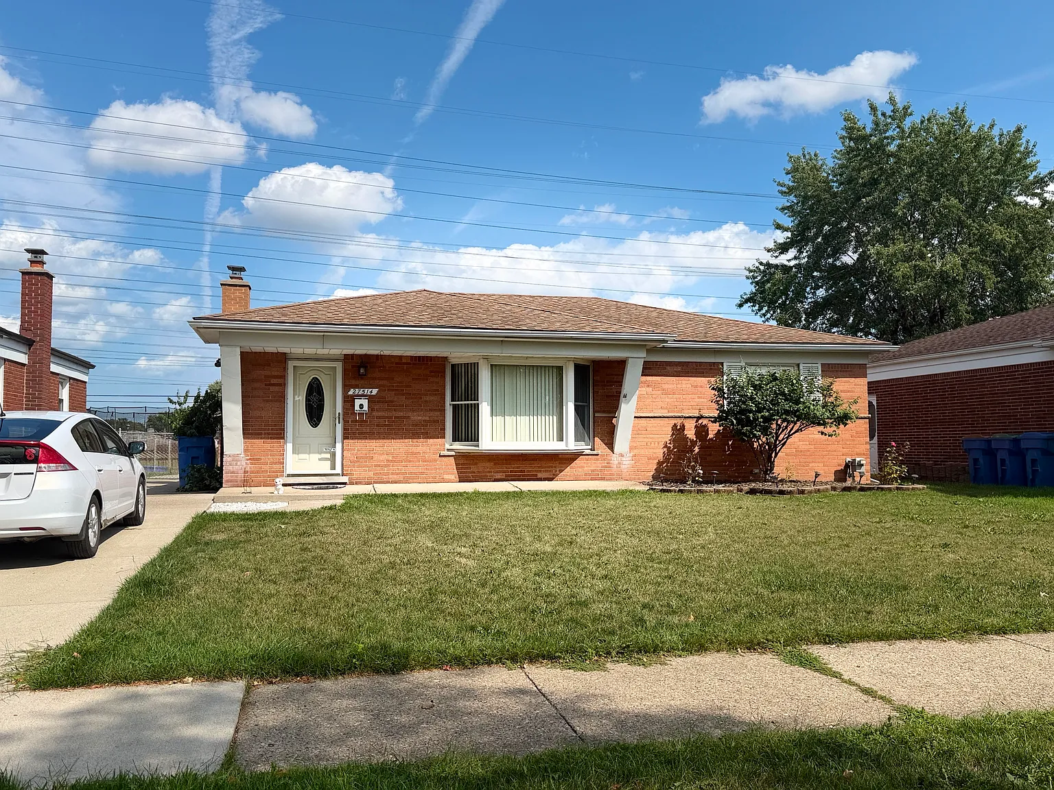 3 bed, 1175 sqft, $1,800 — Photo 2