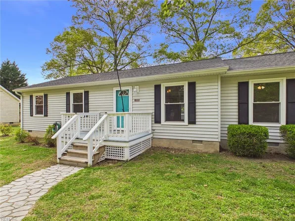 1014 Deerchase Rd, Saluda, VA 23149