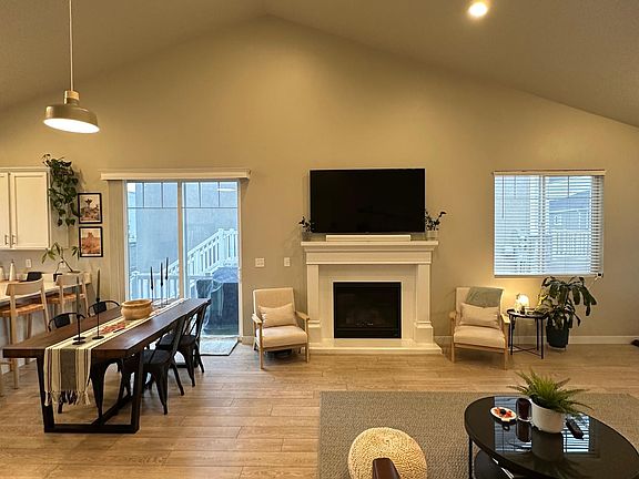 5th image of 4057 W Penstemon Way