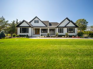 93 Pier Ave, Riverhead, NY 11901