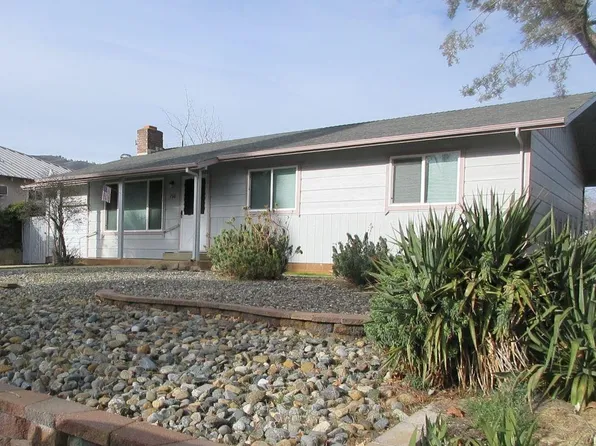 736 Oak St, Yreka, CA 96097