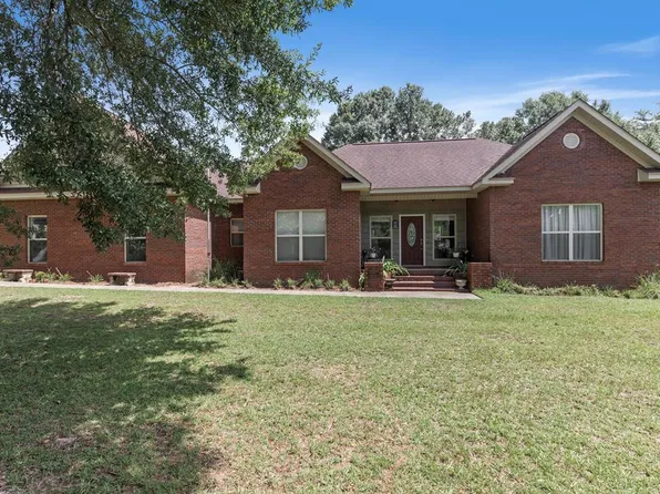 101 E Maple Ave, Geneva, AL 36340